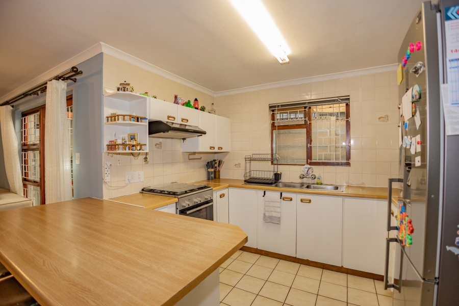 3 Bedroom Property for Sale in Oakdale Western Cape